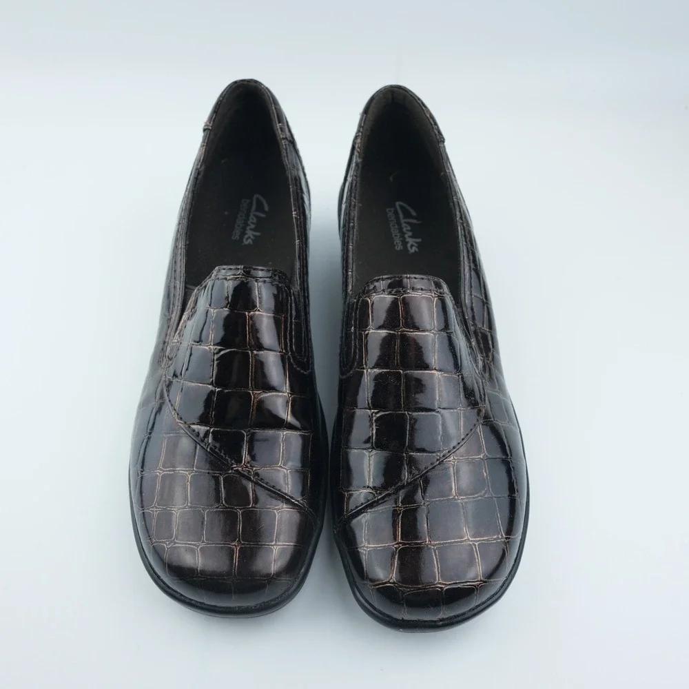 Clarks Loafers Women 8M Brown Croc‎ Embossed Patent Wedge Bendables 38634